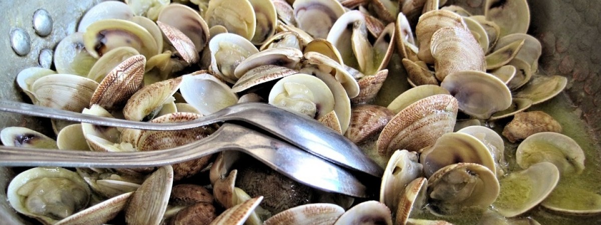 Uwaga: w tym tygodniu lepiej nie jeść niektórych owoców morza. Powodują silne zatrucia