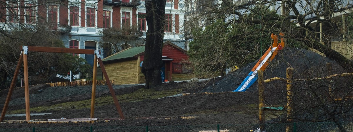 Inwigilacja dla dobra dzieci. Gmina wyda miliony koron na „antypedofilskie” drzwi w przedszkolach