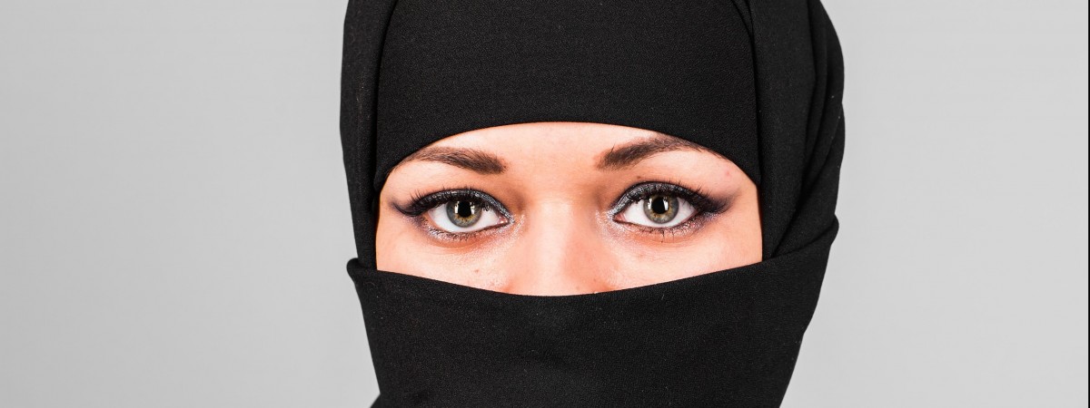 Zakaz noszenia nikabu tylko podczas zajęć edukacyjnych