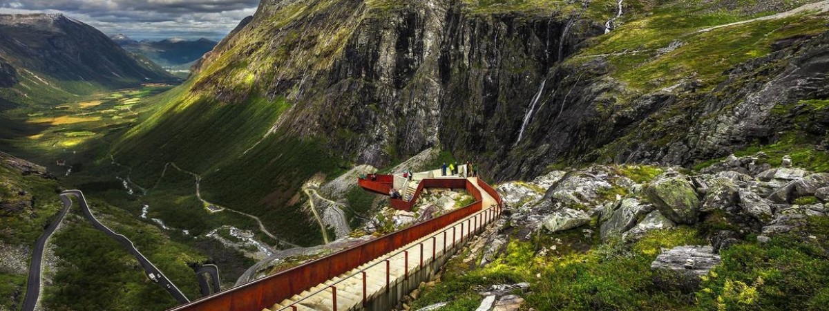 Zwiedzanie zza szyby samochodu? Najpiękniejsze norweskie trasy widokowe [CZĘŚĆ 1]