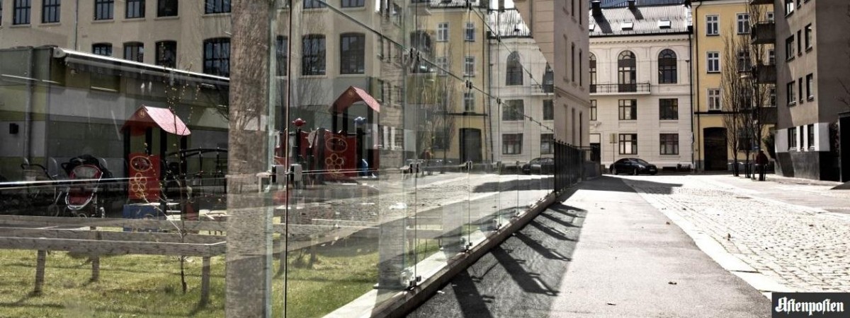 Śmieci, strzykawki i odchody na terenie przedszkoli w Oslo? Problem zniknie dzięki szklanym ogrodzeniom