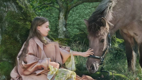 Kraje nordyckie mają swojego Vogue’a. W pierwszym numerze Greta Thunberg krytykuje branżę modową