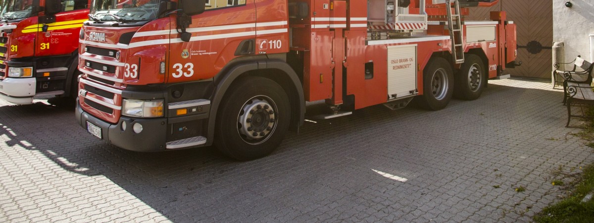 Pożar przetwórni w Vestfold: mieszkańcom zagraża trujący dym