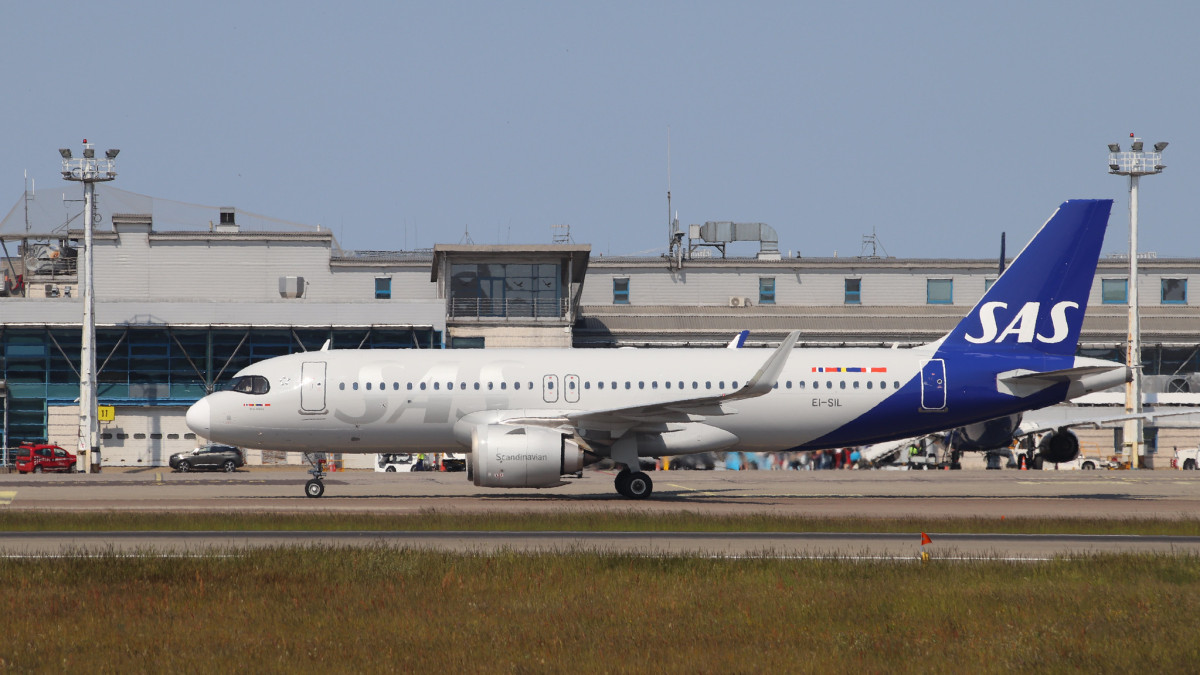 Grzechy większe niż klaskanie na pokładzie. Coraz więcej niewłaściwych zachowań w samolotach