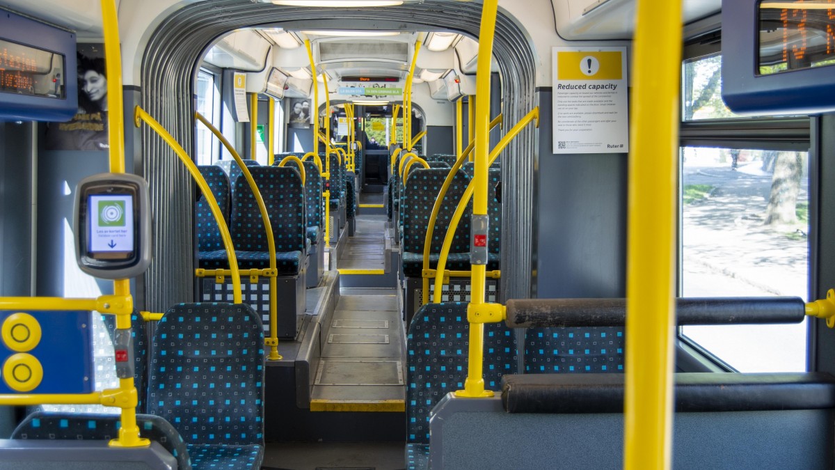 Kto może, niech pracuje z domu. Chodzi o mniejszą liczbę pasażerów w komunikacji miejskiej