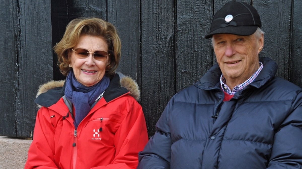 Para królewska przyjęła pierwszą dawkę szczepionki: ruszył powolny proces szczepień w Norwegii