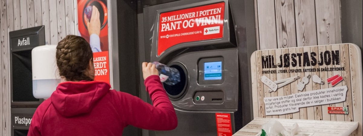 Zwrócił puste butelki, został milionerem. Polak zgarnął całą pulę w „ekologicznej loterii”