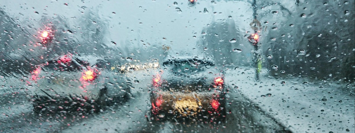 Mieszkasz na północy? Lepiej zostań w domu: zagrożenie lawinami i powodziami trwa