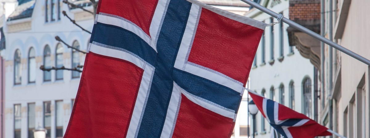 Deszcz, prohibicja, brązowy ser.  A do tego te dialekty. Przed wami najciekawsze fakty o Norwegii