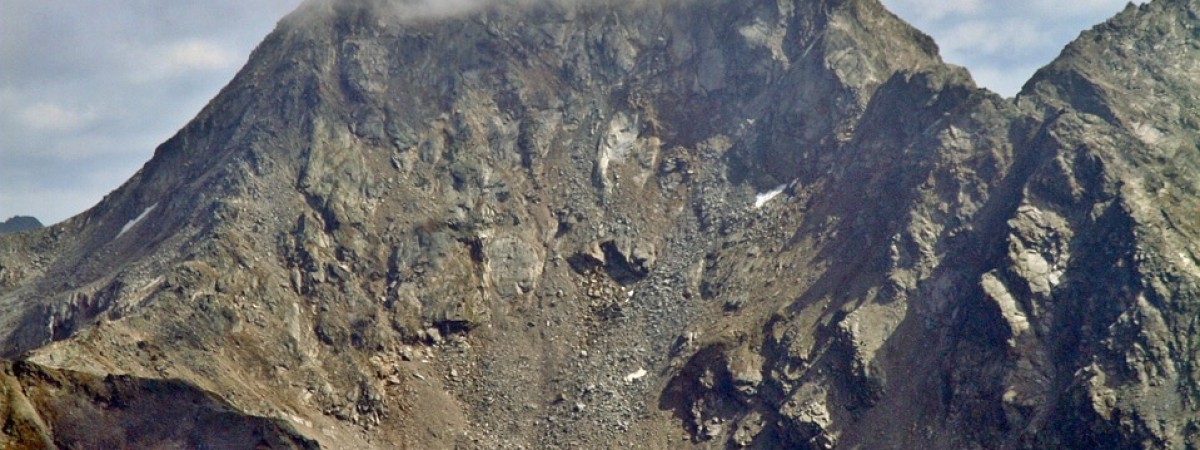 Rekordowe ruchy skalne na górze Veslemannen. Ryzyko lawiny nigdy nie było tak wysokie