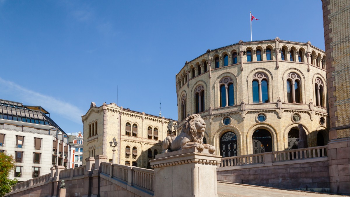 Atak hakerów na norweskie serwery. Ofiarami Storting i konta 10 000 pracowników gmin