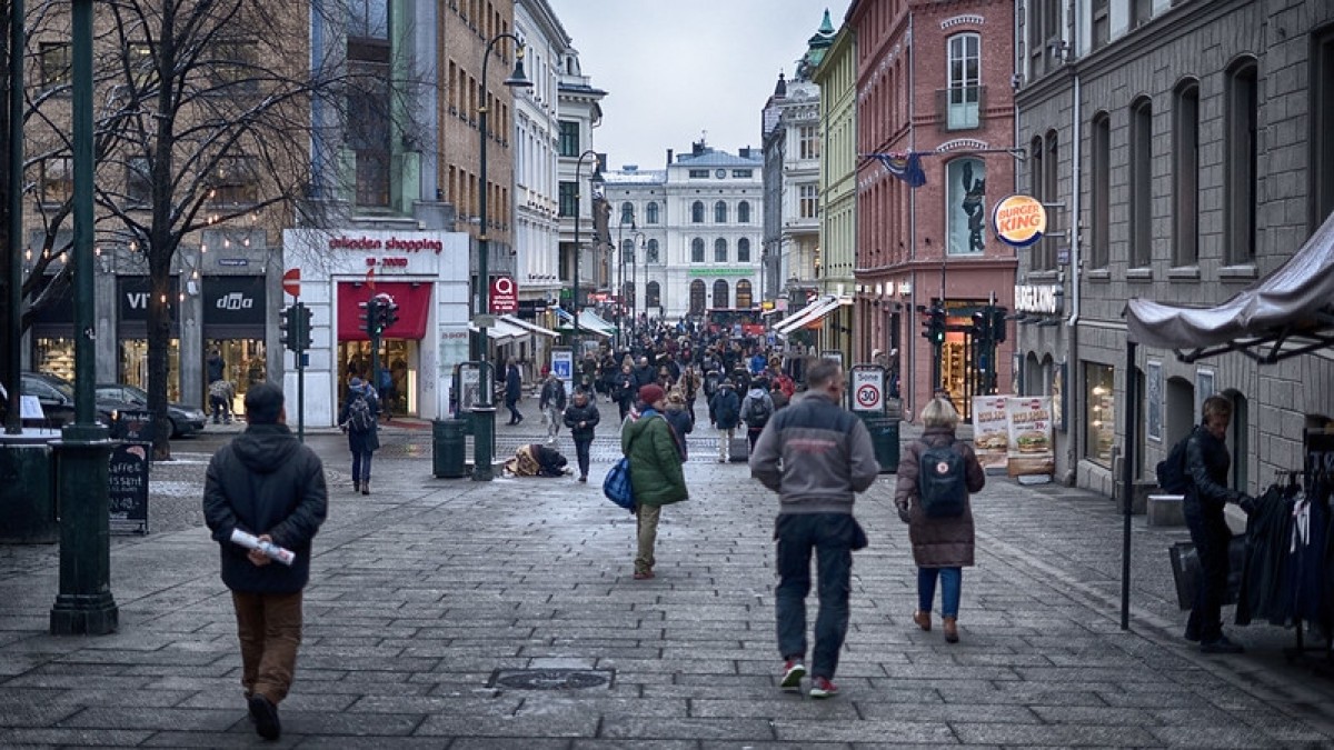 Rekord zakażeń w Norwegii. Służba zdrowia apeluje o szczepienie trzecią dawką