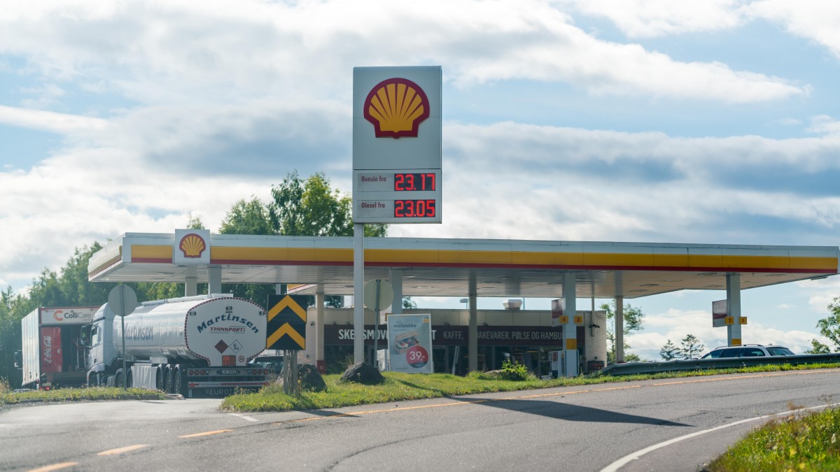 Olbrzymie różnice w cenach paliw. Ponad 20 koron za litr nowym standardem?