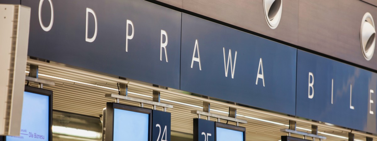 Kiedy Polska zniesie zakaz lotów międzynarodowych? Termin się przesuwa