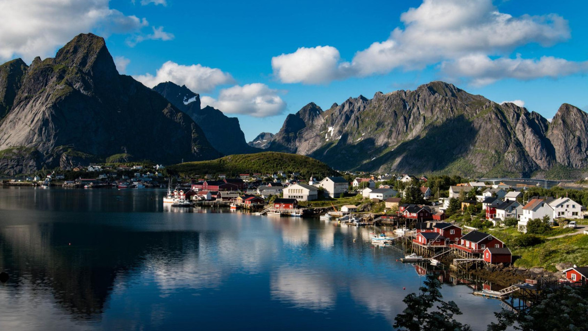 Czy to nowa rzeczywistość Norwegii? Kraj fiordów oblężony przez turystów