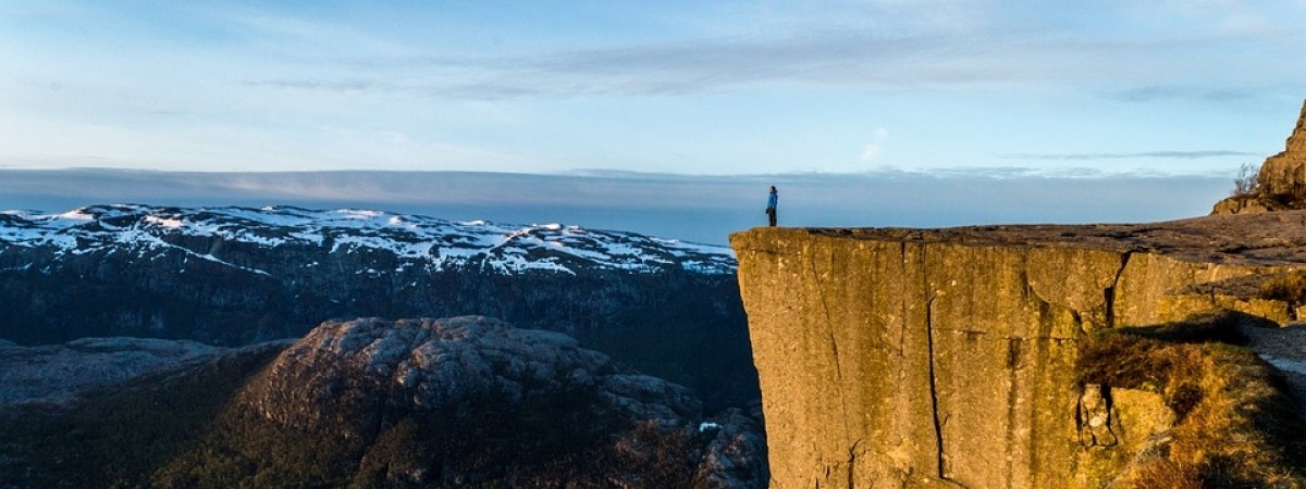 Miała być promocja dla kraju, ale klif zmienił kontynent. Hollywoodzki reżyser przeniósł go do… Indii