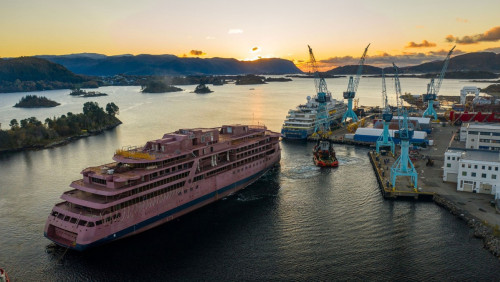 Kadłub arktycznego wycieczkowca trafił do norweskiej stoczni. Zbudowano go w Gdyni