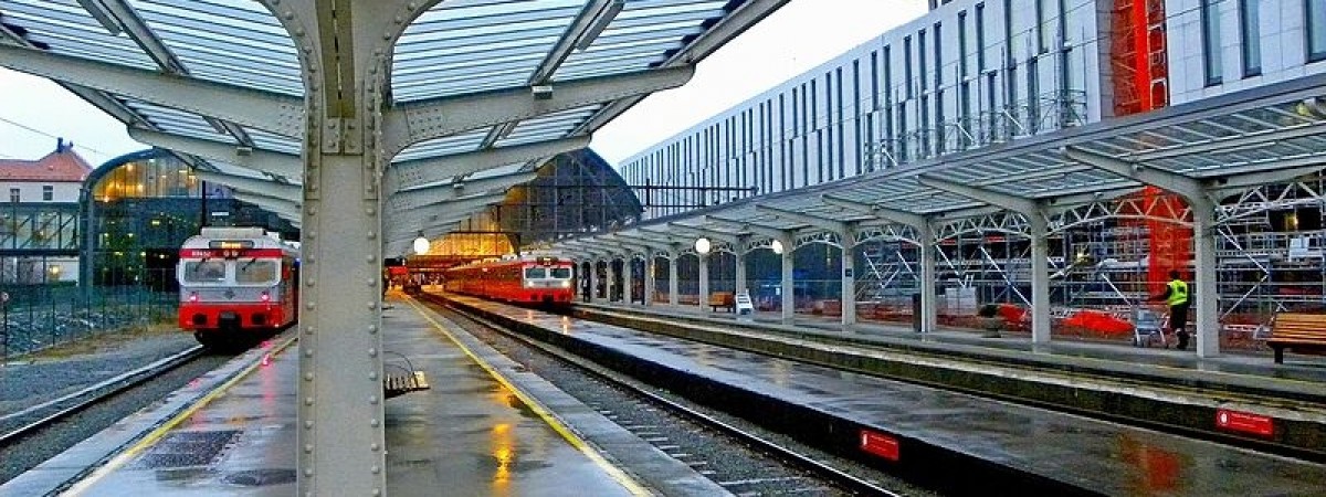 Paraliż pociągów w Bergen. Wszystkie połączenia wstrzymane po wykolejeniu