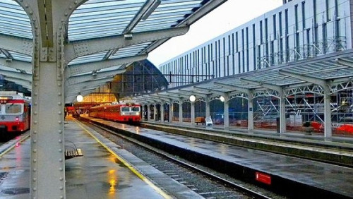 Paraliż pociągów w Bergen. Wszystkie połączenia wstrzymane po wykolejeniu