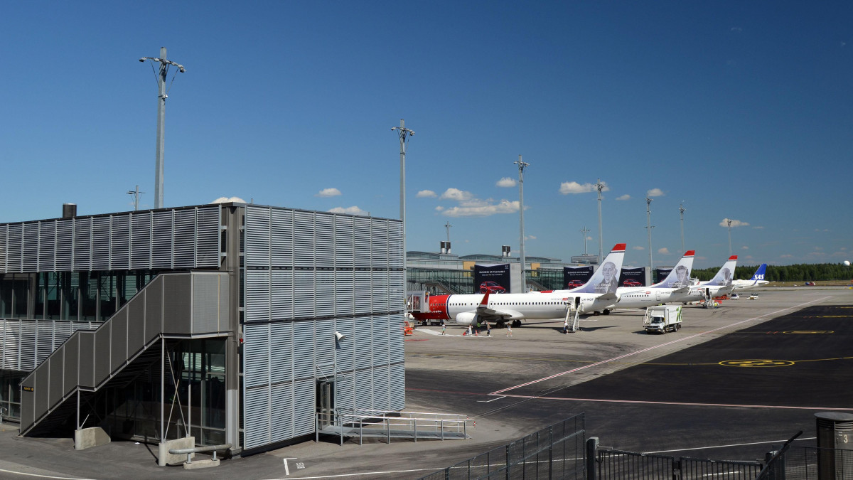 Protest klimatyczny w Oslo Gardermoen. Aktywiści blokowali część strefy odpraw