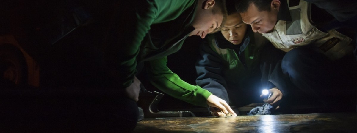 Praca w nocy a zmiana czasu. Sprawdź, czy za dodatkową godzinę przysługuje wynagrodzenie 