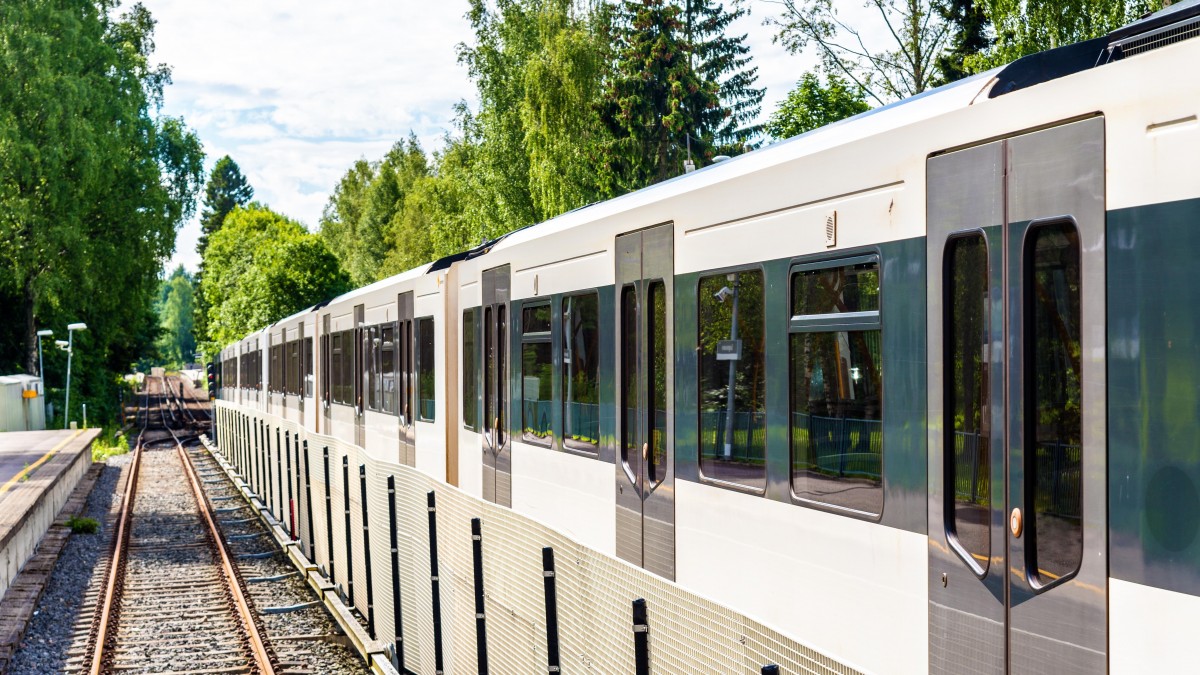 Nowe zasady jazdy metrem. Wsiadasz, mówisz dzień dobry, wysiadasz - do widzenia