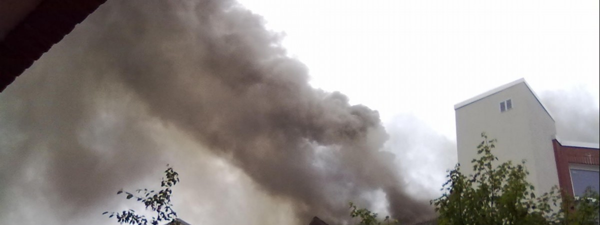 Duży pożar niedaleko Oslo. Spłonęły autobusy „russów”