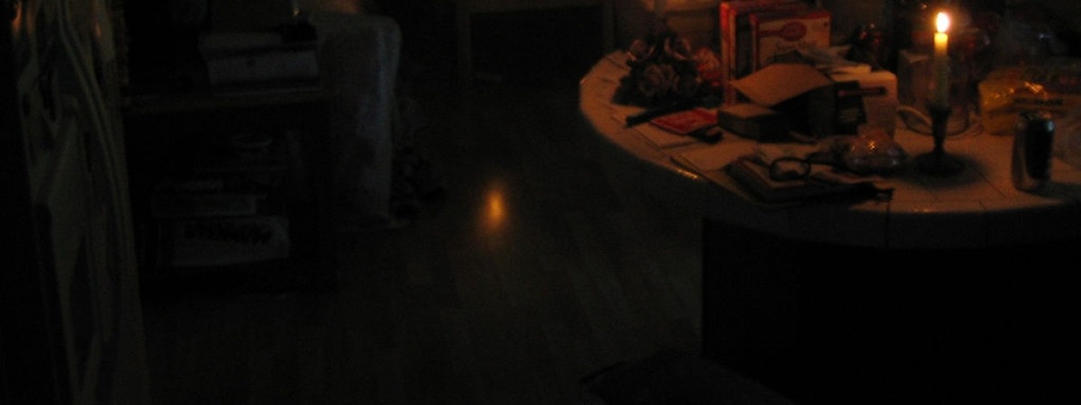 Sztuka przetrwania po norwesku: czasem wystarczą suchary, świeczki i koc