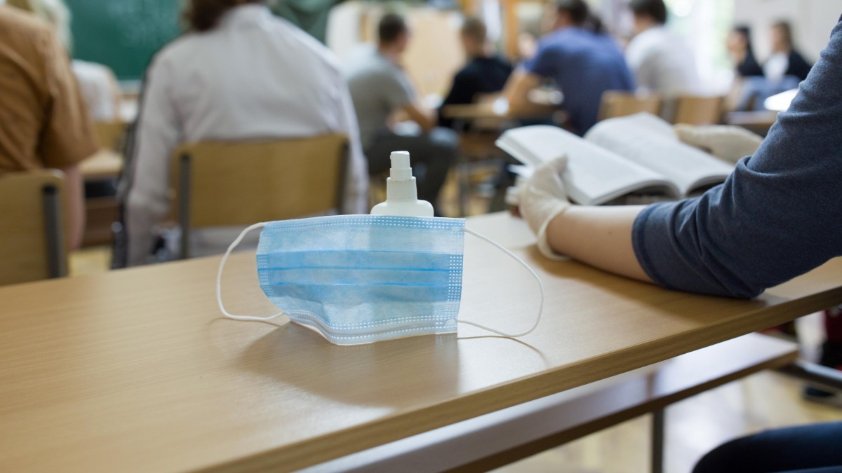 Młodzież nie będzie potrzebowała zwolnienia lekarskiego? Możliwe zmiany przepisów o nieobecnościach w szkole