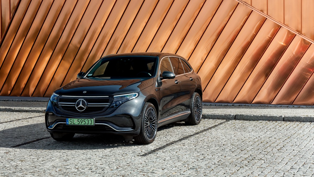 Coraz większa liczba samochodów elektrycznych na polskich drogach. W ciągu roku wzrosła o blisko sto procent