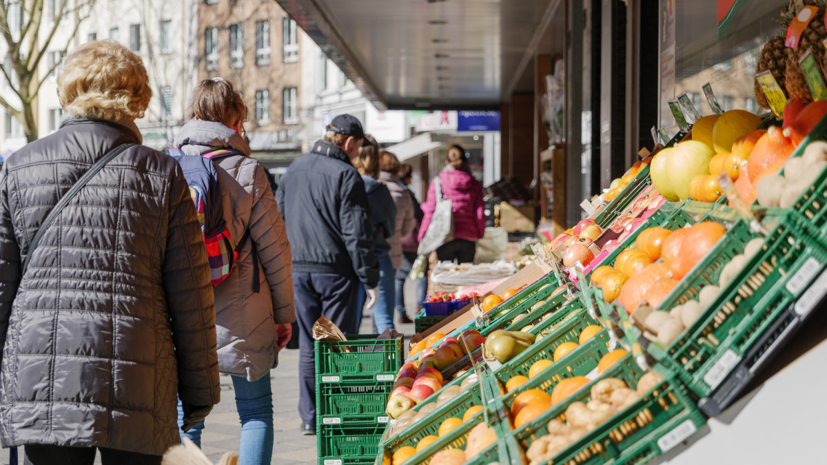 Wydłużają się kolejki po darmową żywność. Z pomocy korzysta coraz więcej ukraińskich uchodźców