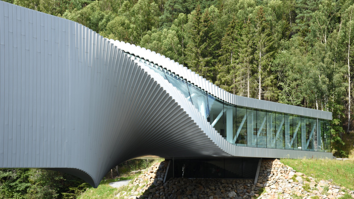 Sztuka współczesna wśród norweskiej przyrody: rozpoczyna się sezon w jednym z najważniejszych muzeów Europy