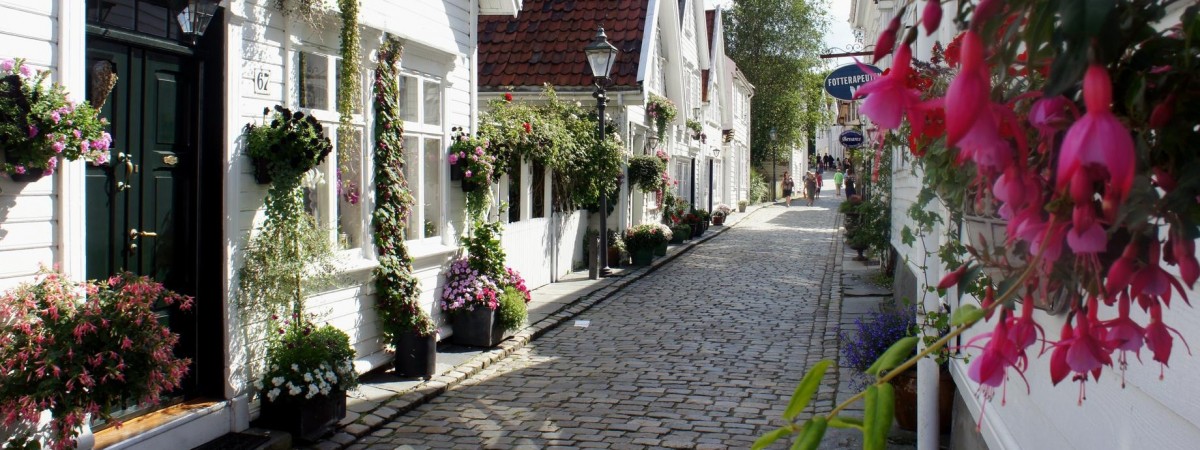 Turyści zalewają Stavanger. „To wakacyjny koszmar. Zaglądają już wszędzie”