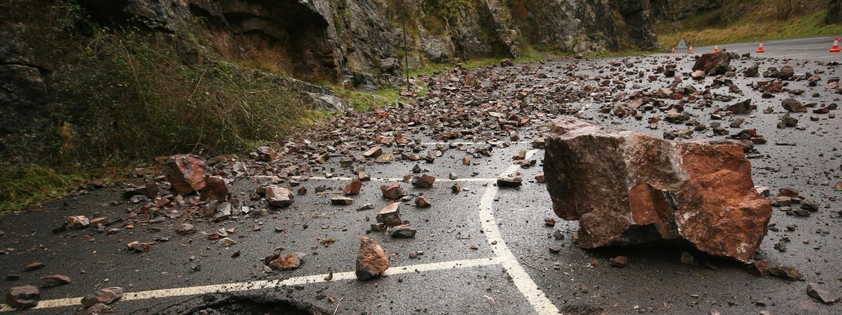 Chaos drogowy na E18: trasa zamknięta z powodu osuwisk
