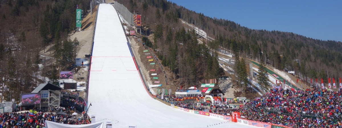 Konkurs drużynowy w Planicy: zwycięstwo Norwegów, Polacy poza podium [PŚ w skokach]