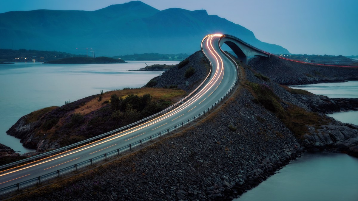 Wizja transportu przyszłości: miliardy koron popłyną na budowę dróg, modernizację kolei i poprawę bezpieczeństwa
