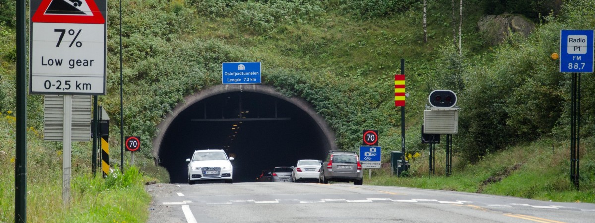 Skorzystał z Google Maps i zamiast do celu… trafił pod Oslofjord. Potrzebna była ewakuacja