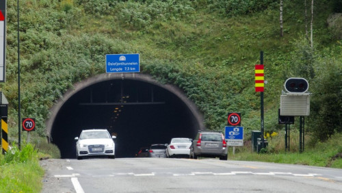 Skorzystał z Google Maps i zamiast do celu… trafił pod Oslofjord. Potrzebna była ewakuacja