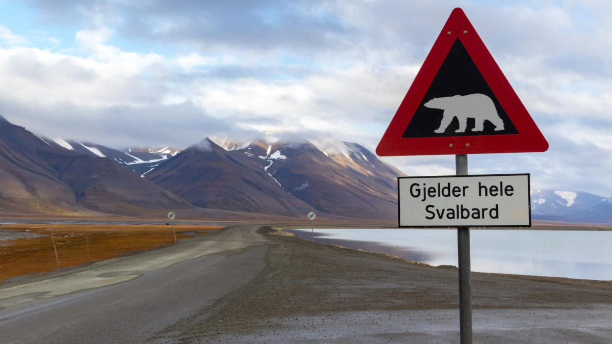Svalbard pod większą kontrolą. Wiadomo, co stanie się z pięcioma polskimi stacjami