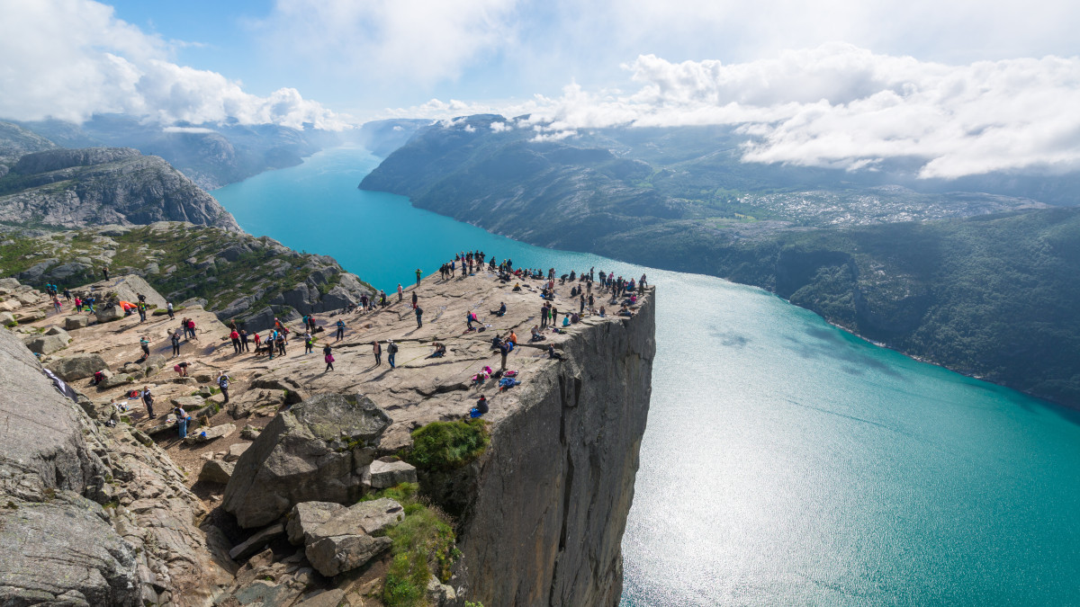 Tragiczny wypadek na Preikestolen: turysta spadł z klifu na oczach świadków