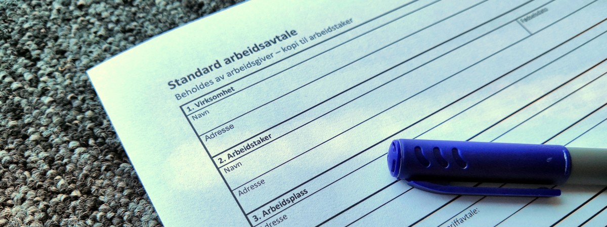 Czas pracy, wynagrodzenie i warunki wypowiedzenia. Norweska umowa o pracę bez tajemnic [SŁOWNICZEK]