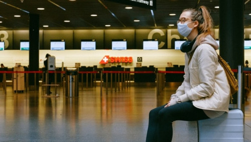 Służby nie informują o kwarantannie: „przestrzeganie jej jest osobistym obowiązkiem każdego podróżującego”