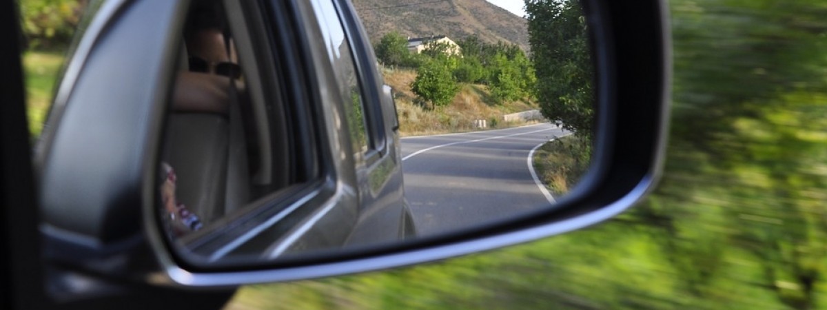 Będzie więcej wakacyjnych kontroli drogówki. Na tych odcinkach trzeba uważać
