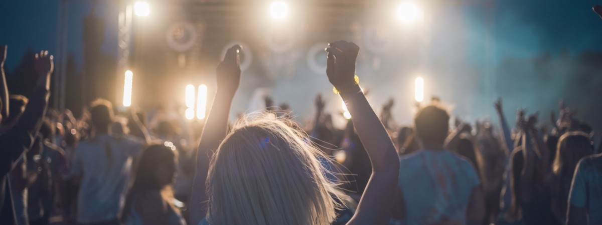 Największe muzyczne gwiazdy, święto jedzenia i piwa czy spektakl w górskiej scenerii? Na te letnie festiwale warto się wybrać