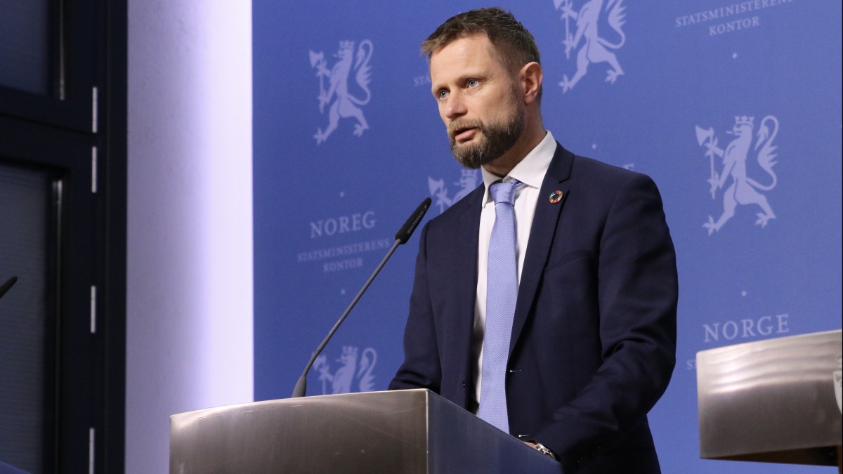 Certyfikat covidowy ważny dłużej. Władze informują też, co z otwarciem Norwegii