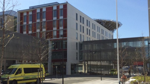 Pili ocet z wodą. 14 osób w szpitalu po imprezie studenckiej w Trondheim