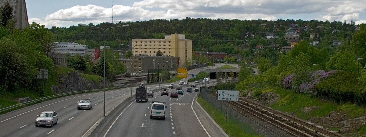 „Pół godziny jazdy po mieście w dobrym humorze – i po wszystkim!” Prawo jazdy – w Polsce czy w Norwegii?  [WYWIAD, DANE]