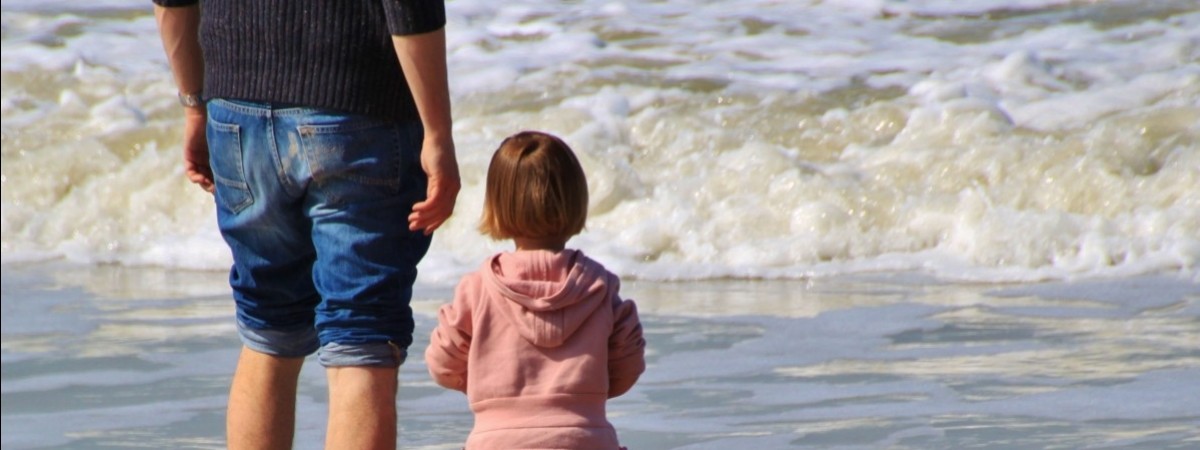 Urlopy rodzicielskie dyskryminują ojców? Norwegia stanie przed Trybunałem EFTA