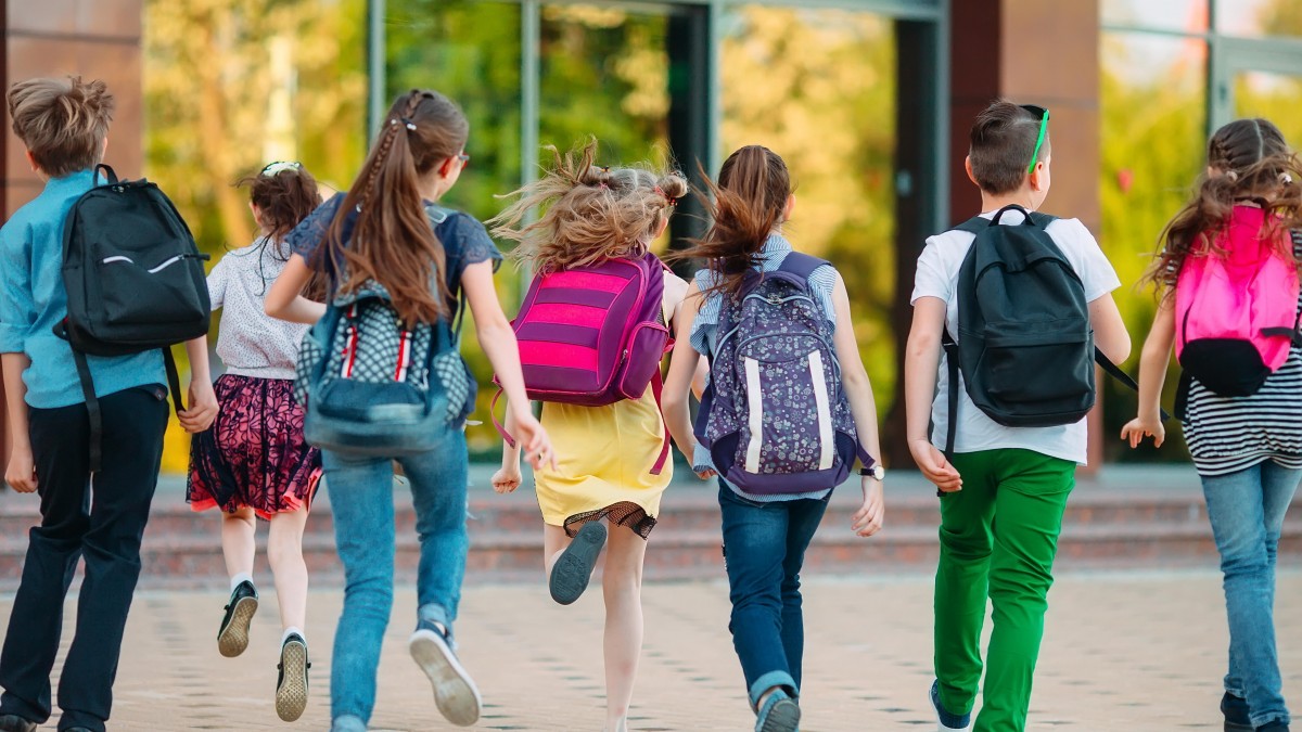 Rok szkolny 2022/2023: rozpiska świąt i dni wolnych