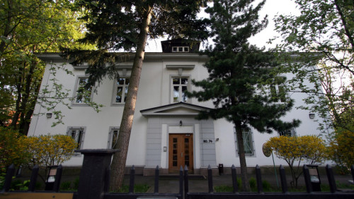 Uczniowie z Oslo odwiedzili rosyjską ambasadę. Mieli poznać „różne perspektywy”